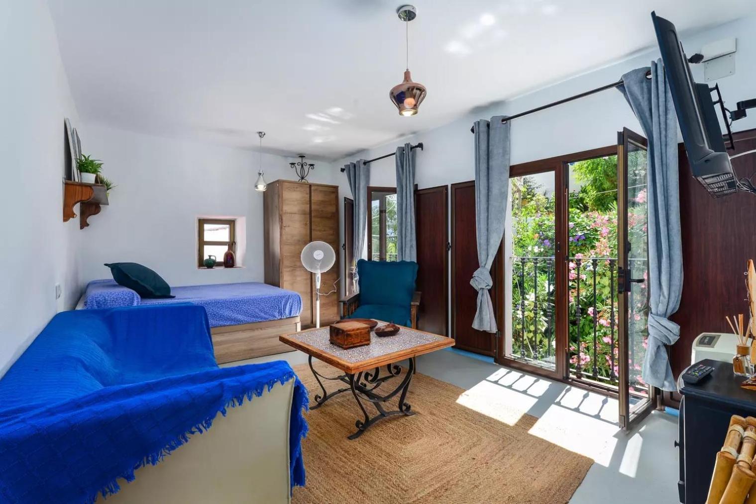 La Casita De *